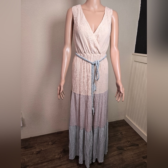 FLYING TOMATO Sz XS Beige Color Block Crinkle Gauze Ruffle Tier Maxi Dress Boho - Picture 1 of 14